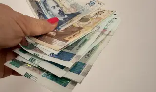 Студенти и докторанти с по-високи стипендии от 1 октомври