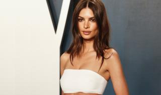 Ратайковски полудява гола по време на карантината