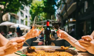 Ресторанти в Испания ще таксуват местата на сянка