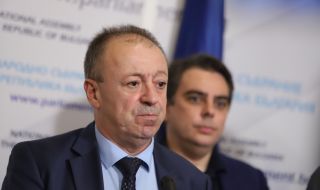 Отцепилият се Атанасов: Сезирам главния прокурор да разкрие купени ли сме