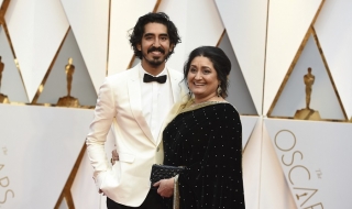 Дев Пател доведе майка си на Оскарите и интернет се влюби в тях