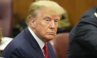 Тръмп напусна съда в Манхатън с 34 обвинения, прибира се във Флорида