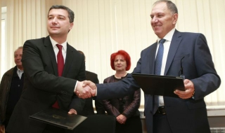 Драгомир Стойнев ще прави хипермаркет за български стоки