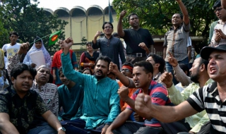 Над 150 смъртни присъди за военни в Бангладеш