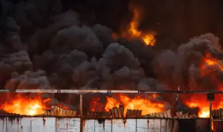 Украинска атака предизвика пожар в петролна база в Брянска област, обяви областният управител 