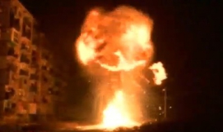 Кола гръмна в ромски квартал (Снимки)