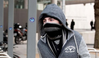 Луд преследвач изпращал кървави животински вътрешности на момиче