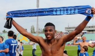 Скаути от Англия наблюдават Гари