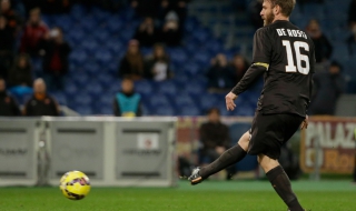 Спорна дузпа в продълженията спаси Рома