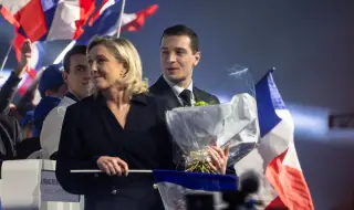 Marine Le Pen prepares for early presidential elections in France 