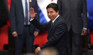 Бързо падане от власт и арест за перуанския президент