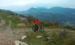 Опасно ли е да си велосипедист в България? (ВИДЕО)