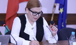 АЕЖ:  Соня Момчилова атакува журналист, това е брутална форма на цензура