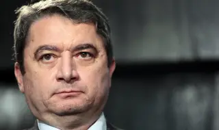 Емануил Йорданов за оставката на Георги Кандев: Две медийни звезди в едно министерство са в повече