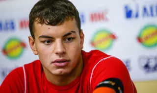 Петър Мицин с трети медал от Европейското по плуване U23 
