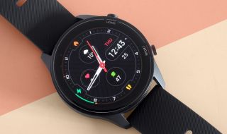 Xiaomi Mi Watch е смарт часовник, особено подходящ при спортуване