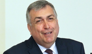 Къде ще гласуват политиците