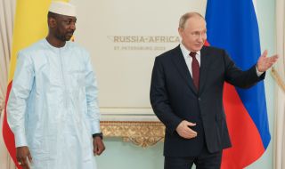 Путин и президентът на Мали разговаряха относно обстановката в Нигер