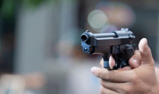 Задържаха 16-годишен за стрелбата в Казанлък