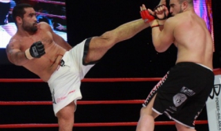 Багата се бие с Кийт Бел на 22-ри ноември