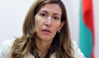 Ангелкова не очаква спад на туристи за летния сезон