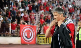 Любо Пенев се връща в България, собственикът на ЦСКА осигури самолет