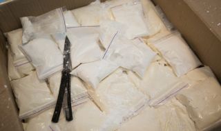 Гвинея конфискува тон и половина кокаин от кораб