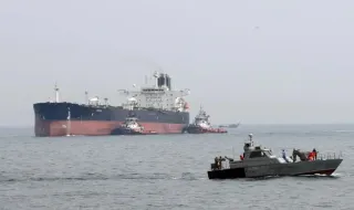 Иранската армия съобщи: Два танкера горят в Ормузкия проток