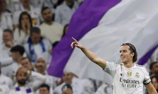 Реал Мадрид загря за Ливърпул, разбивайки Валенсия и дръпна на върха