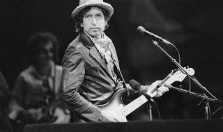 Боб Дилън забрани телефоните