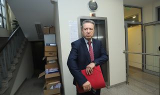 Нов министър на правосъдието, Янаки Стоилов става конституционен съдия 
