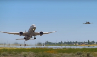 Вижте как излита Boeing 787-9 Dreamliner