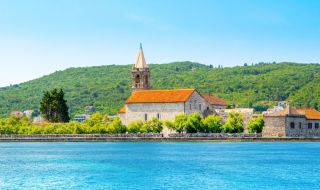 Черногорски остров се продава за 80 млн. евро
