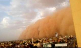 Гигантска стена от прах рухна върху Хартум (ВИДЕО)