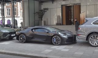 Паркирано на улицата Bugatti Divo събра очите в Лондон (ВИДЕО)
