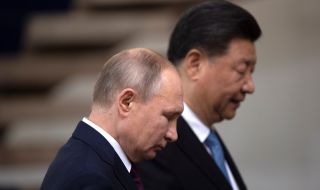 Зад Путин стои Си Дзинпин. Китай хладнокръвно използва Русия