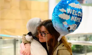 Самолет с 157 хърватски граждани, евакуирани от Дубай, кацна тази сутрин в Загреб