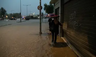 Гръмотевични бури и силни валежи обхванаха цяла Гърция