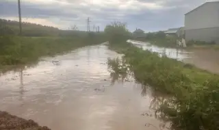 Проливен дъжд предизвика бедствено положение в силистренското село Смилец