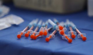 320 нови случая на коронавирус, починаха още трима заразени