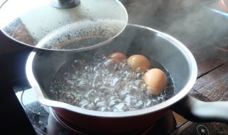Не изхвърляйте водата, в която варите яйцата