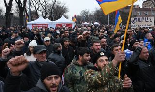 Арменският премиер обеща предсрочни избори