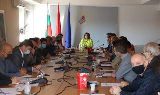 Нинова пред Изпълнителното бюро: Моля ви, без популизъм