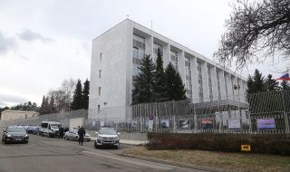 Смях: Един от шпионите на Русия опитал да се укрие в посолството нa РФ в София