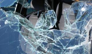 Кола изхвърча от пътя на АМ "Струма"