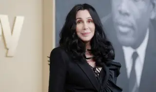 Шер иска да е попечител на 49-годишния си син