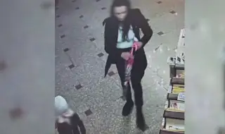 Нагла кражба в Русе: Жена обра касата на Църква в присъствието на детето си