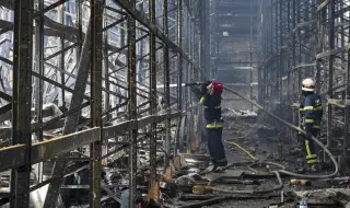 Руски дронове поразиха жилищни сгради в Храков, ранените са 17