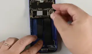 Колко труден за поправка е Pixel 10? (ВИДЕО)