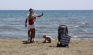 Кипър даде начало на плажния сезон със строги изисквания заради коронавируса